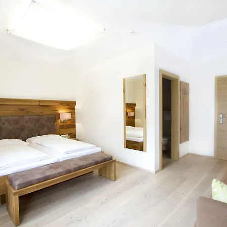 فندق Haus Zirngast