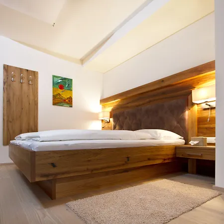 فندق Haus Zirngast سخلادميخ