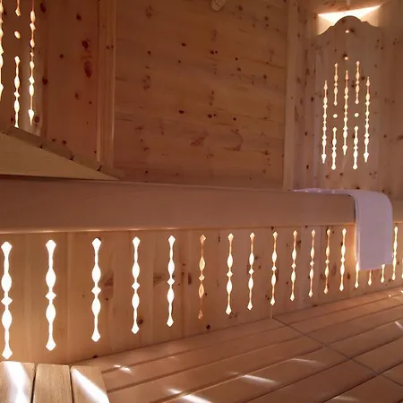 Haus Zirngast Отель