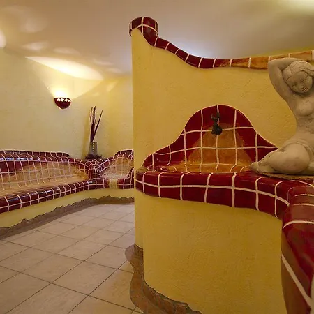 Haus Zirngast Отель