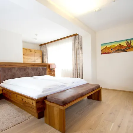 Hotel Haus Zirngast 4*