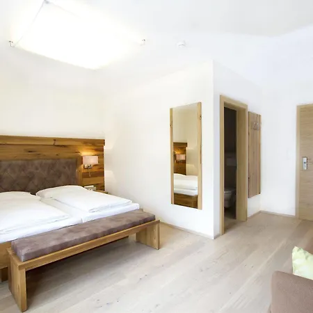 Haus Zirngast Отель 3*