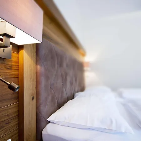 Haus Zirngast Отель 3*